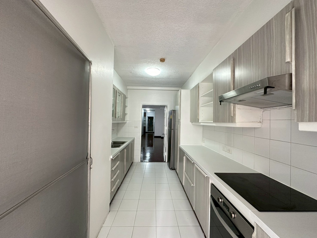 ให้เช่าคอนโดวิทยุ ชิดลม หลังสวน : 🎈Pet friendly Condo for rent in Langsuan area! 3 bedroom 3 bathroom fully furnished huge size 250 sq.m near BTS Chidlom