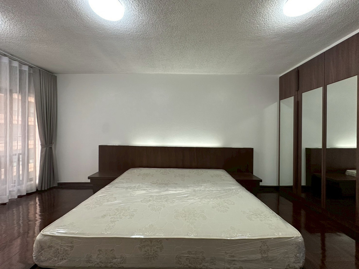 ให้เช่าคอนโดวิทยุ ชิดลม หลังสวน : 🎈Pet friendly Condo for rent in Langsuan area! 3 bedroom 3 bathroom fully furnished huge size 250 sq.m near BTS Chidlom