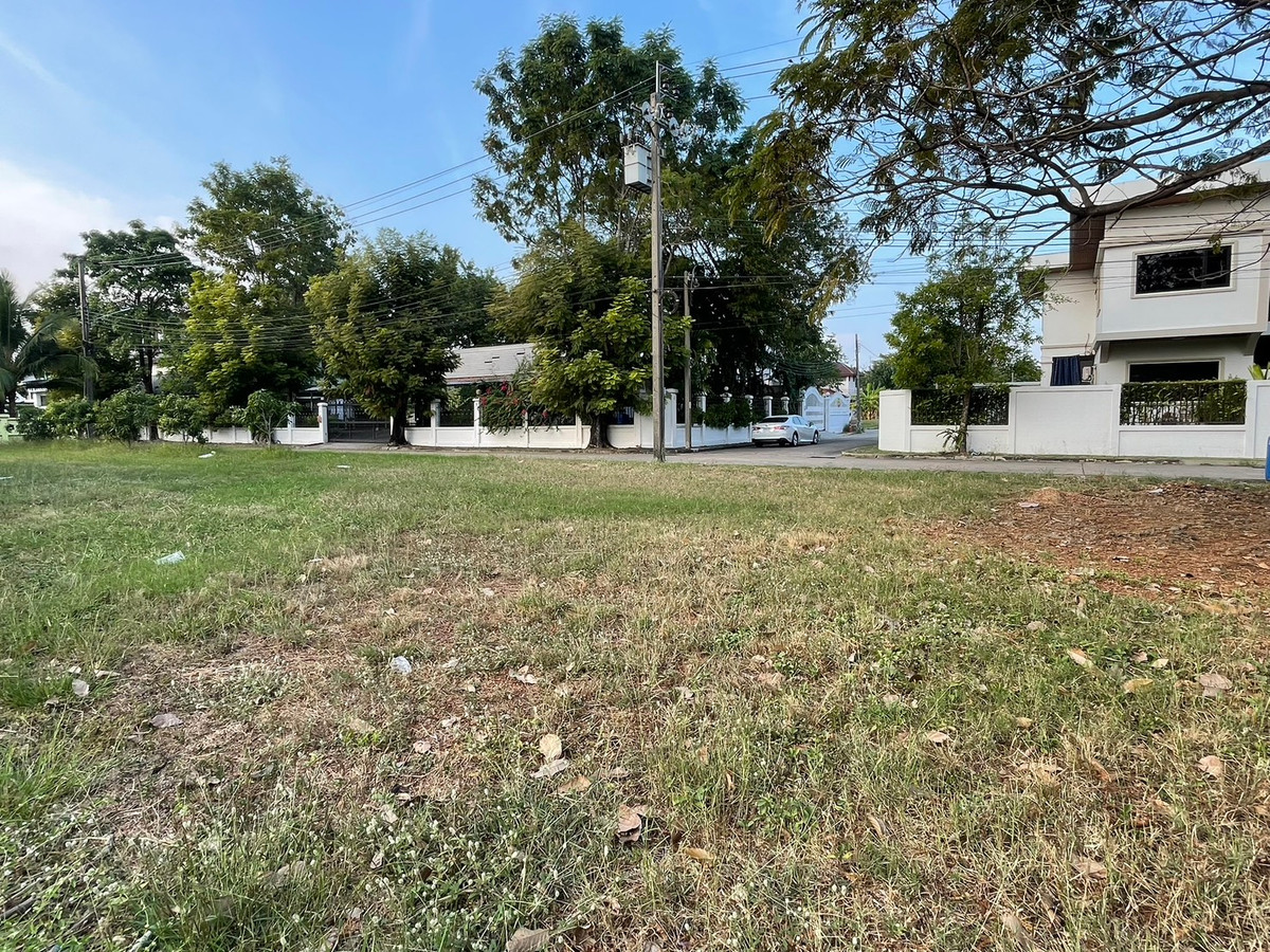 For SaleLandBangna, Bearing, Lasalle : Empty land for sale, Krisada Nakhon 21, Bangna, Trat, km. 6.5, near Mega Bangna, Suvarnabhumi Airport, size 120 sq m.