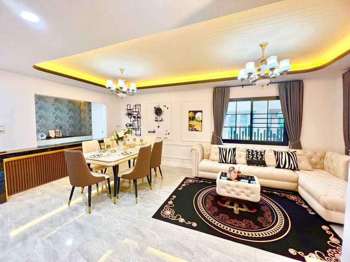 For SaleTownhomePathum Thani,Rangsit, Thammasat : 2-story townhouse for sale, Pruksa Village 12 (Rangsit-Khlong 3), near Future Park Rangsit, area 26.9 square wah, 3 bedrooms, Rangsit-Nakhon Nayok Road, Khlong Sam Subdistrict, Khlong Luang District, Pathum Thani.