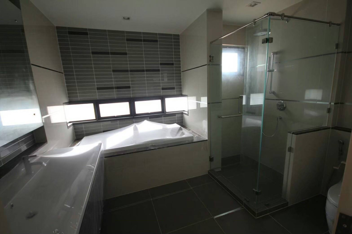 ขายบ้านพัฒนาการ ศรีนครินทร์ : เศรษฐสิริ ศรีนครินทร์ – พระราม 9 / 5 ห้องนอน (ขาย), Setthasiri Srinakarindra - Rama 9 / 5 Bedrooms (FOR SALE) BZD037