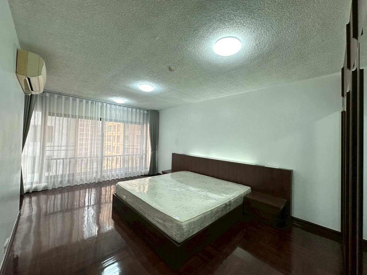 ให้เช่าคอนโดวิทยุ ชิดลม หลังสวน : 🎈Pet friendly Condo for rent in Langsuan area! 3 bedroom 3 bathroom fully furnished huge size 250 sq.m near BTS Chidlom