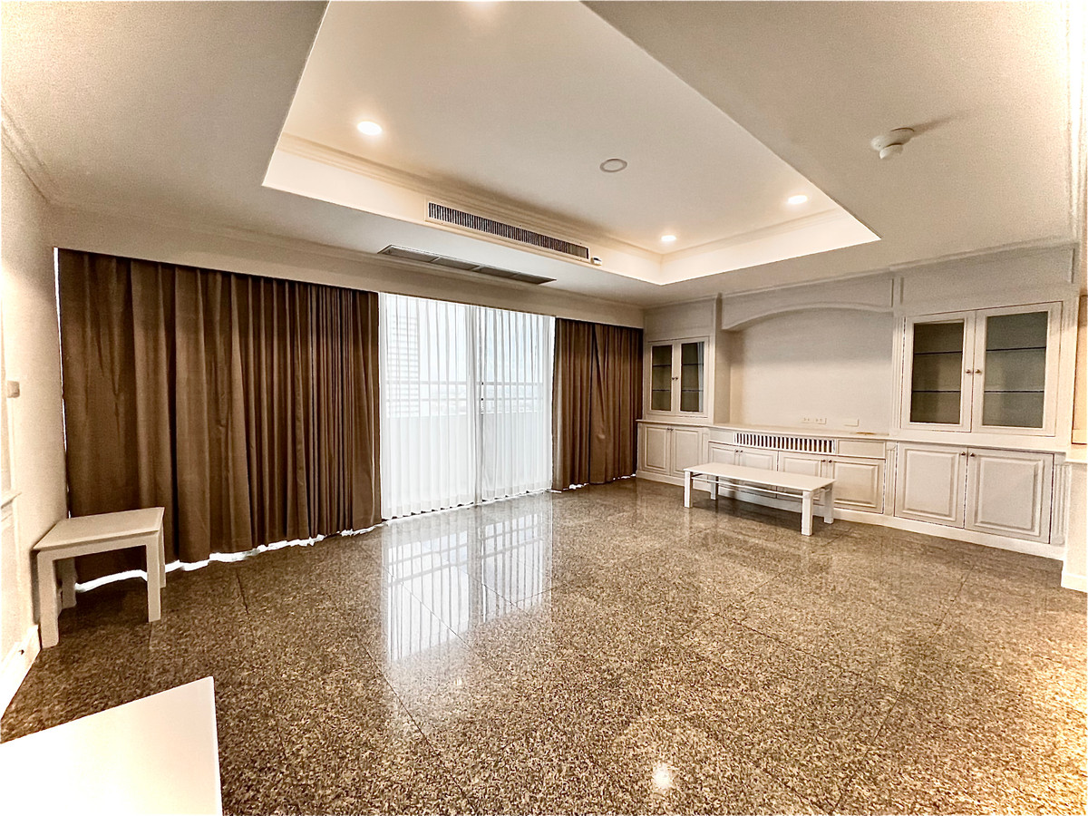 For SaleCondoSukhumvit, Asoke, Thonglor : Condo for sale Oriental Towers price 41,500,000 baht [MKs251016]
