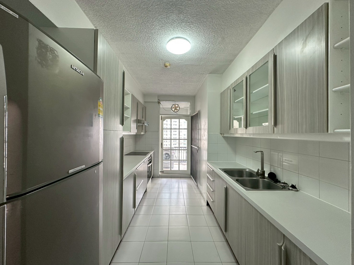 ให้เช่าคอนโดวิทยุ ชิดลม หลังสวน : 🎈Pet friendly Condo for rent in Langsuan area! 3 bedroom 3 bathroom fully furnished huge size 250 sq.m near BTS Chidlom