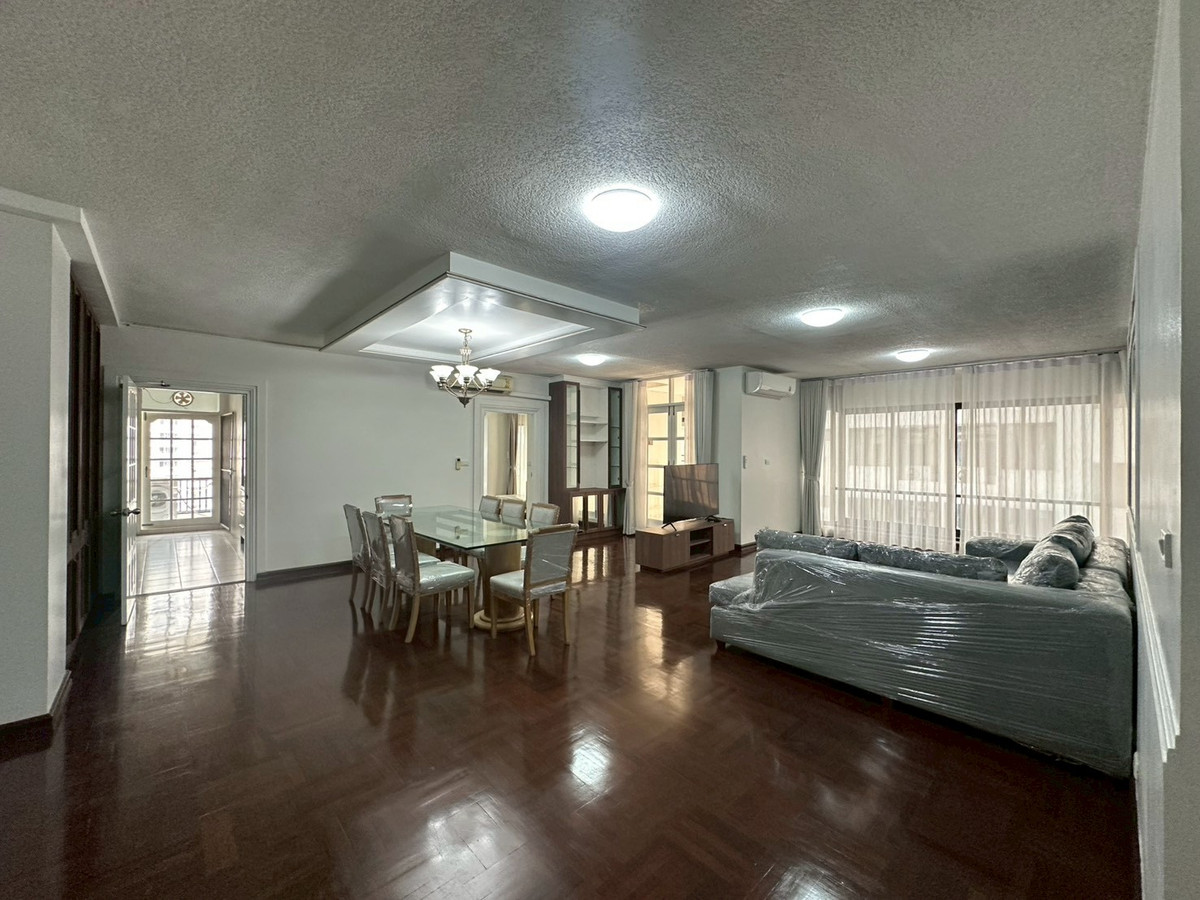 ให้เช่าคอนโดวิทยุ ชิดลม หลังสวน : 🎈Pet friendly Condo for rent in Langsuan area! 3 bedroom 3 bathroom fully furnished huge size 250 sq.m near BTS Chidlom