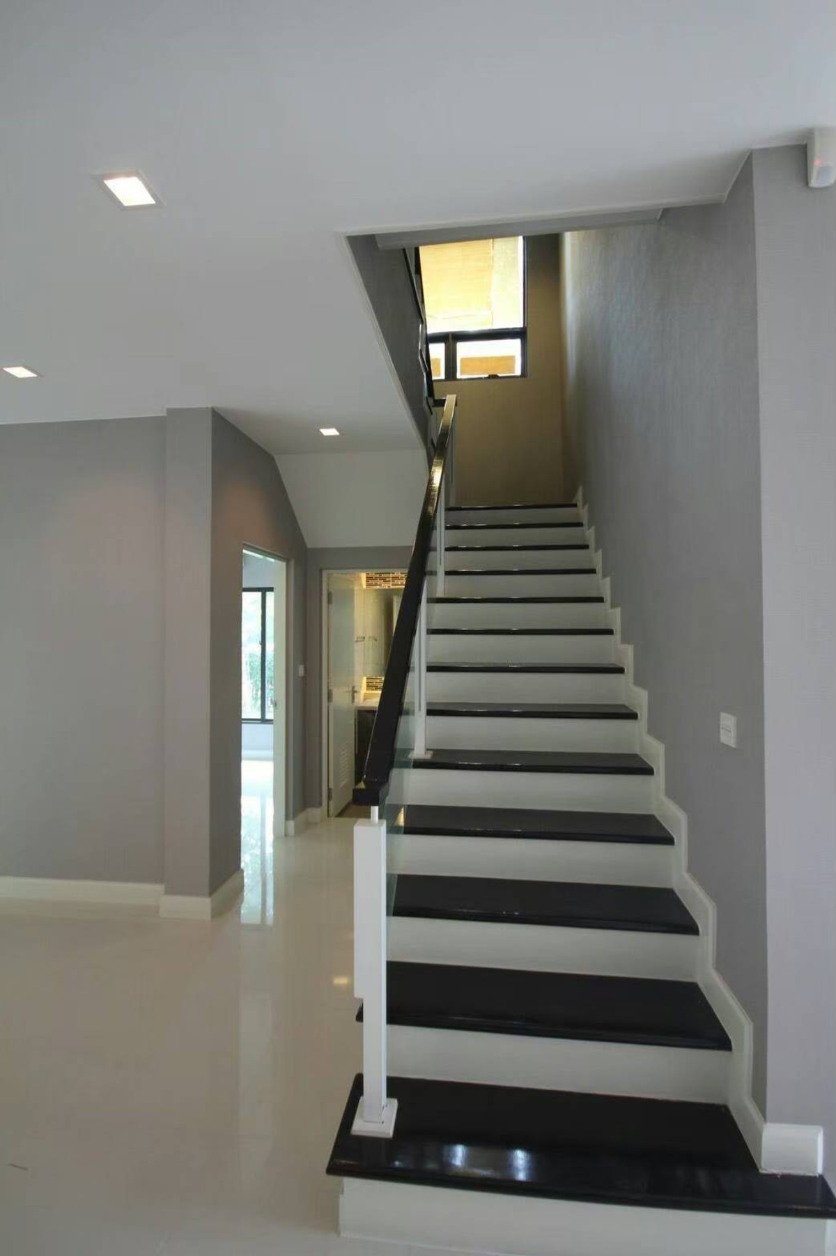 ขายบ้านพัฒนาการ ศรีนครินทร์ : เศรษฐสิริ ศรีนครินทร์ – พระราม 9 / 5 ห้องนอน (ขาย), Setthasiri Srinakarindra - Rama 9 / 5 Bedrooms (FOR SALE) BZD037