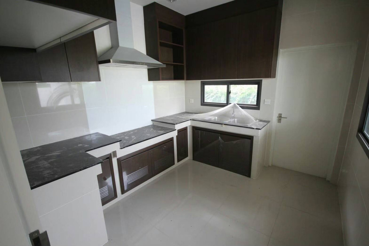 ขายบ้านพัฒนาการ ศรีนครินทร์ : เศรษฐสิริ ศรีนครินทร์ – พระราม 9 / 5 ห้องนอน (ขาย), Setthasiri Srinakarindra - Rama 9 / 5 Bedrooms (FOR SALE) BZD037