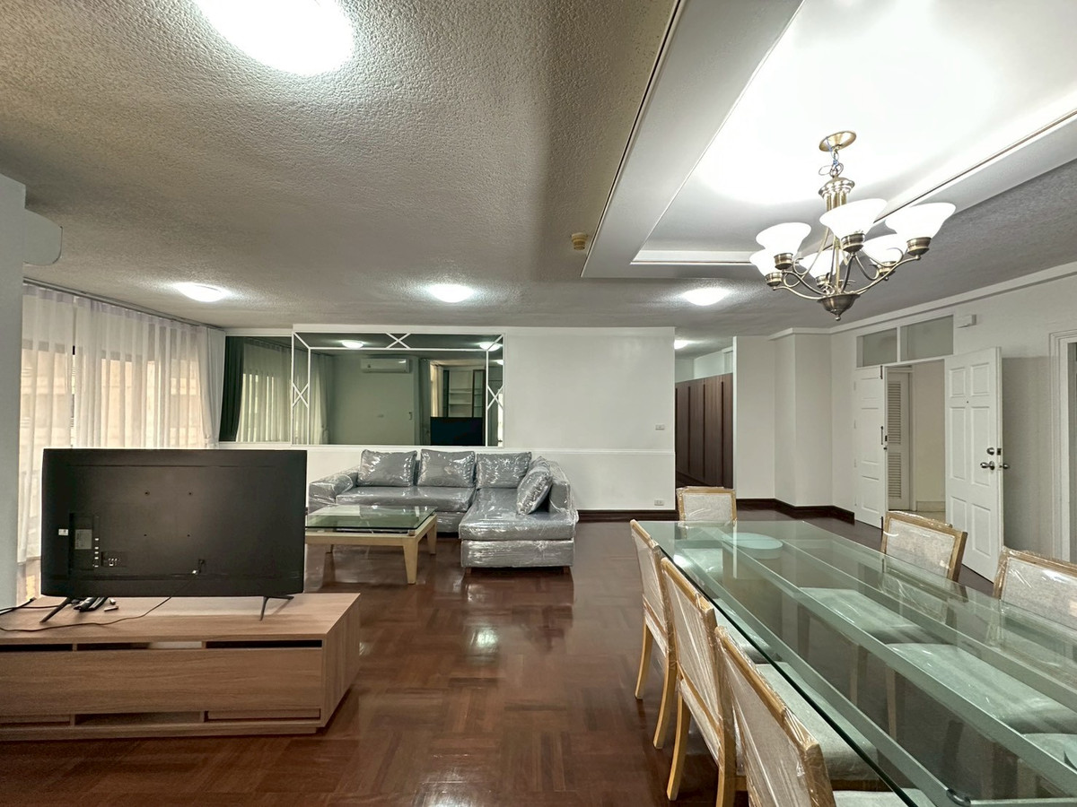 ให้เช่าคอนโดวิทยุ ชิดลม หลังสวน : 🎈Pet friendly Condo for rent in Langsuan area! 3 bedroom 3 bathroom fully furnished huge size 250 sq.m near BTS Chidlom