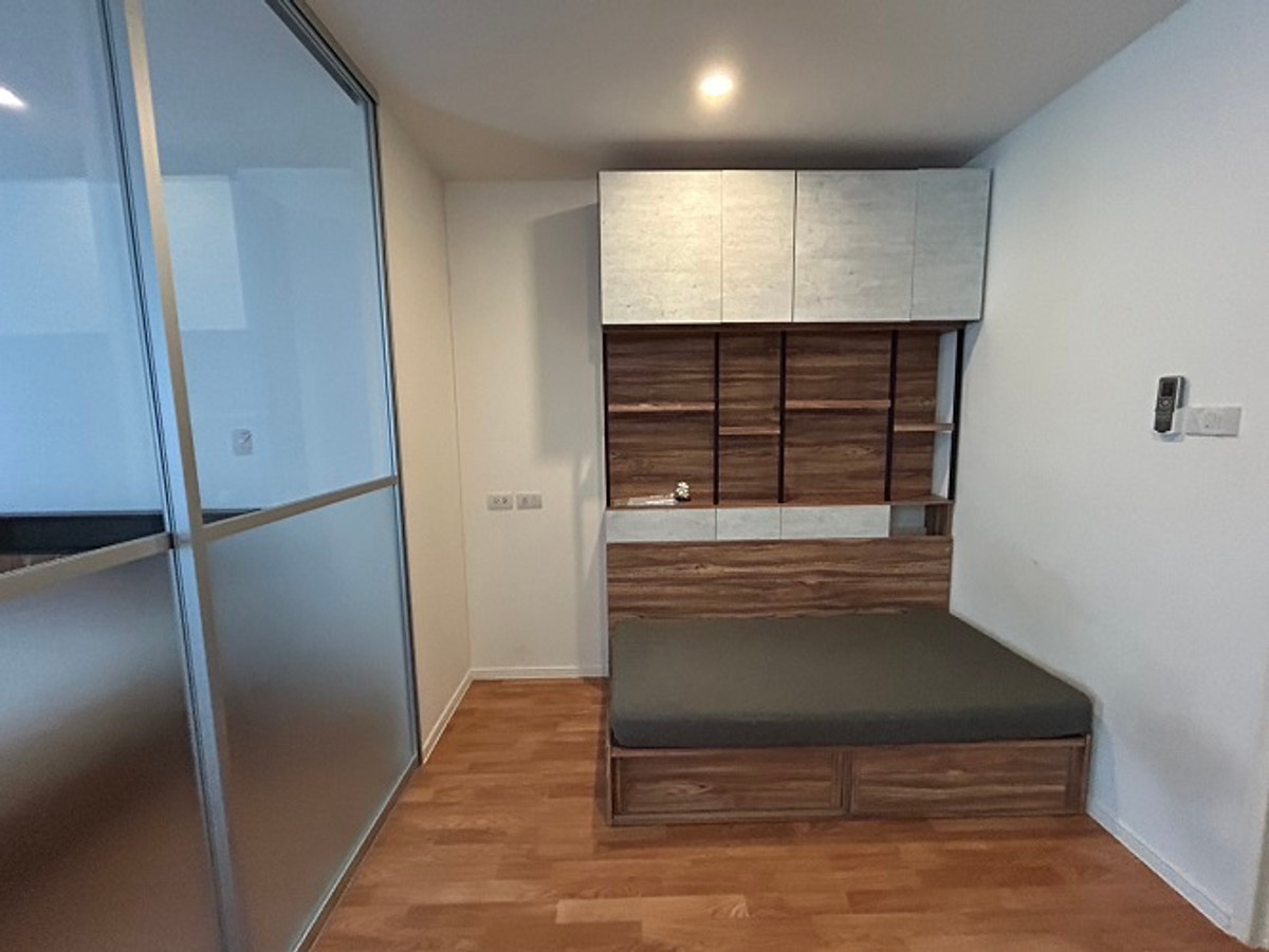 For RentCondoBang kae, Phetkasem : Lumpini Bang Waek for rent, next to Wat Chaichimplee Market, near St. Peters School, for rent 6500 baht, room ready to move in in mid-November.