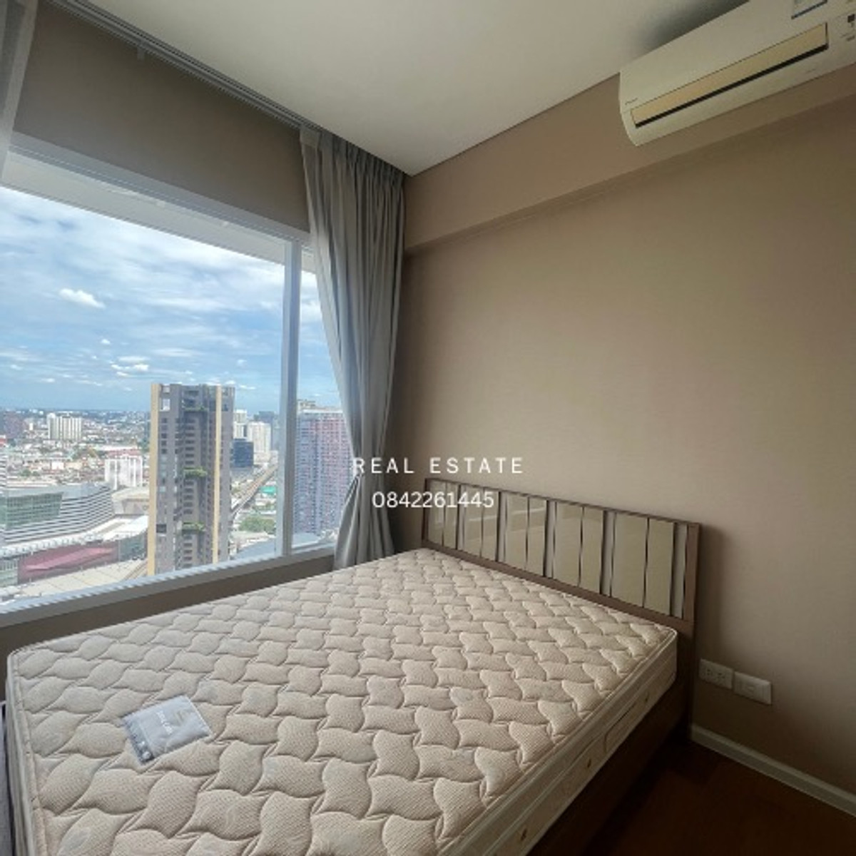 ขายคอนโดลาดพร้าว เซ็นทรัลลาดพร้าว : ขายด่วน! คอนโดหรูใจกลางห้าแยกลาดพร้าว The Saint Residences พร้อมให้คุณเป็นเจ้าของ