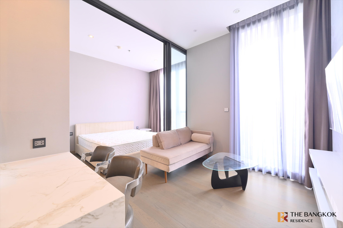 For RentCondoRama9, Petchburi, RCA : Beautiful room, next to the BTS in the project, urgent release.
