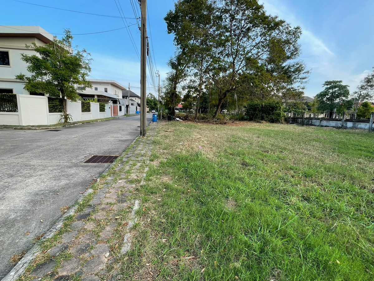 For SaleLandBangna, Bearing, Lasalle : Empty land for sale, Krisada Nakhon 21, Bangna, Trat, km. 6.5, near Mega Bangna, Suvarnabhumi Airport, size 120 sq m.