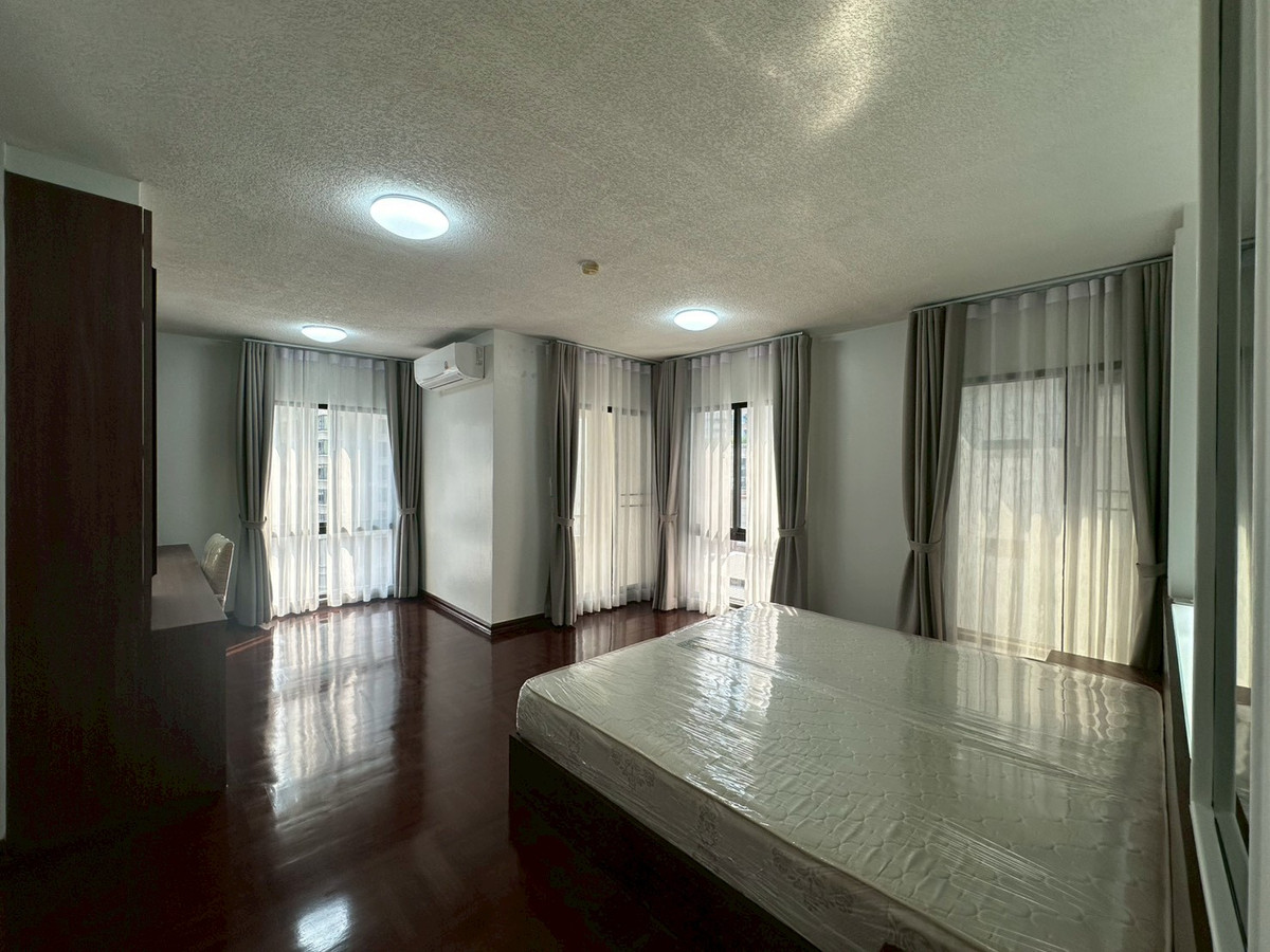 ให้เช่าคอนโดวิทยุ ชิดลม หลังสวน : 🎈Pet friendly Condo for rent in Langsuan area! 3 bedroom 3 bathroom fully furnished huge size 250 sq.m near BTS Chidlom