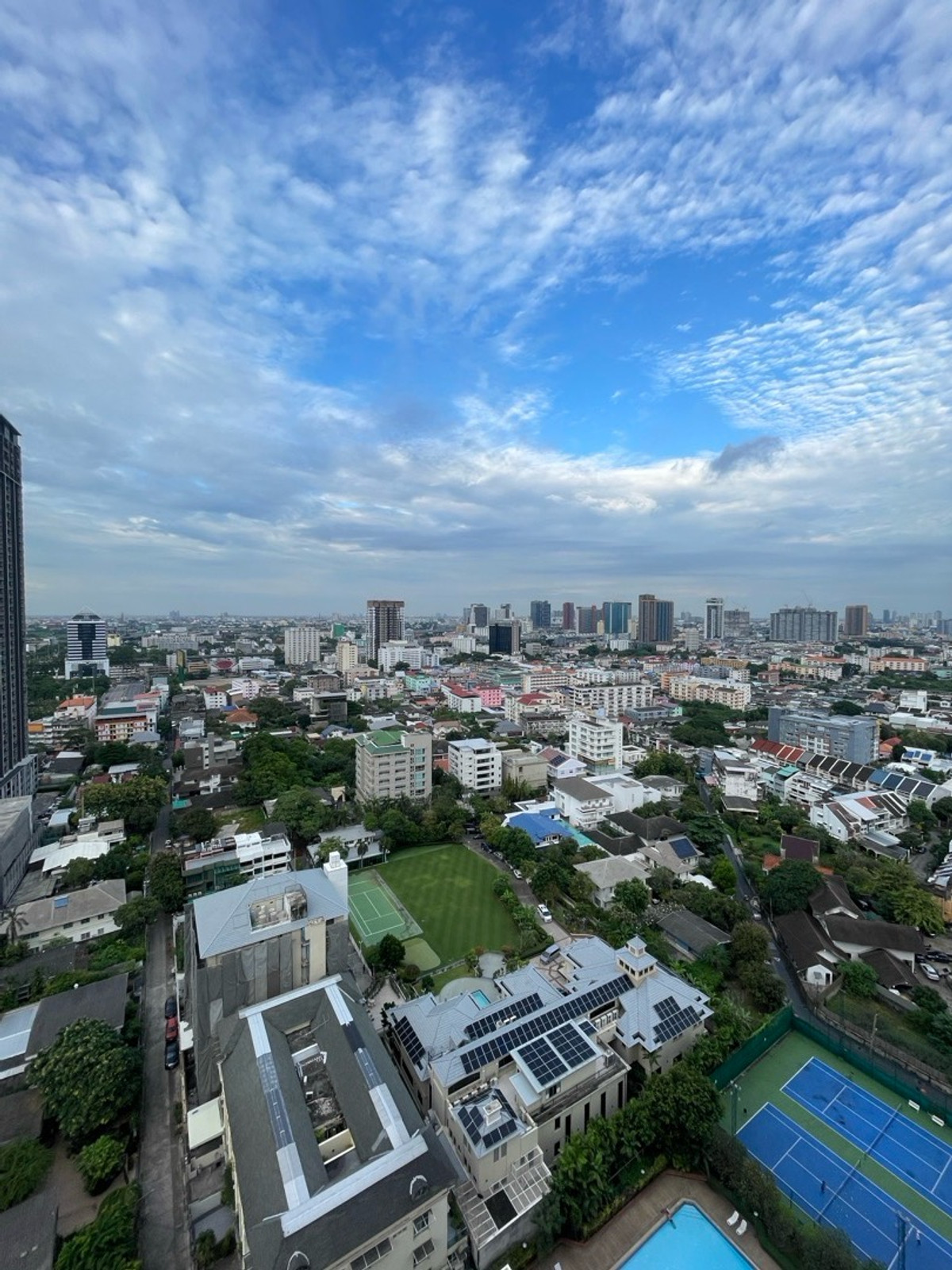 For SaleCondoSukhumvit, Asoke, Thonglor : Taiping 2 bedrooms, 3 bathrooms, 1 storage room, high floor, rare location, best price, has a real room! Tel:0898578865