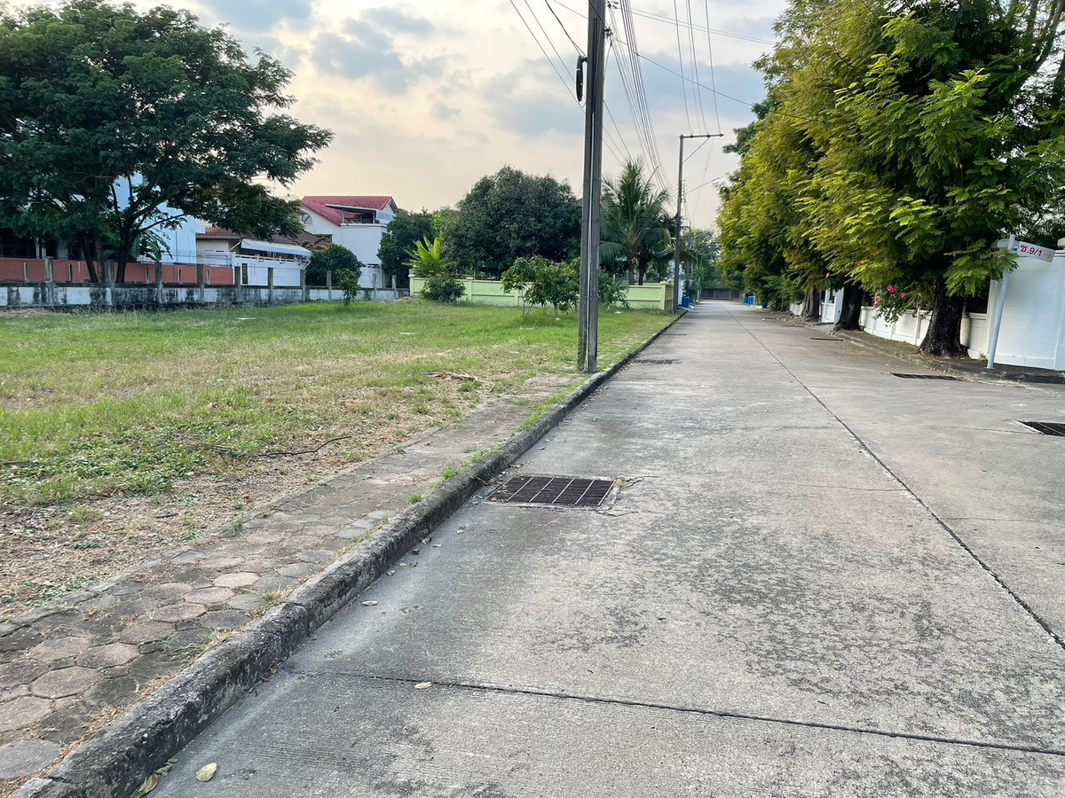 For SaleLandBangna, Bearing, Lasalle : Empty land for sale, Krisada Nakhon 21, Bangna, Trat, km. 6.5, near Mega Bangna, Suvarnabhumi Airport, size 120 sq m.