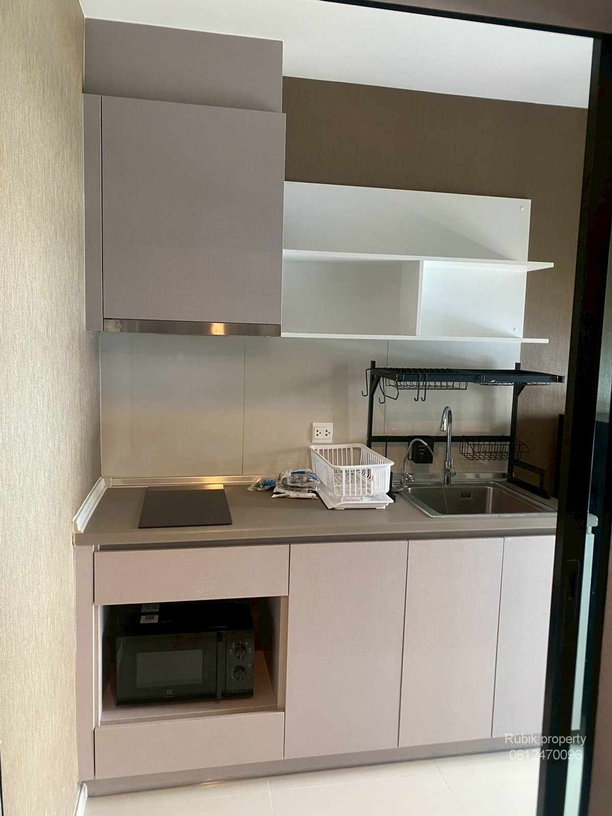 For SaleCondoRama9, Petchburi, RCA : 🏙️✨ RB1379 Condo for sale Aspire Asoke - Ratchada (MRT Rama 9) ✨🏙️ Empty room, no tenants attached. Ready to sell immediately!
