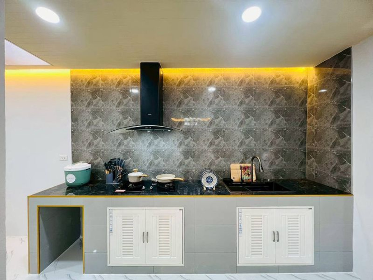 For SaleTownhomePathum Thani,Rangsit, Thammasat : 2-story townhouse for sale, Pruksa Village 12 (Rangsit-Khlong 3), near Future Park Rangsit, area 26.9 square wah, 3 bedrooms, Rangsit-Nakhon Nayok Road, Khlong Sam Subdistrict, Khlong Luang District, Pathum Thani.