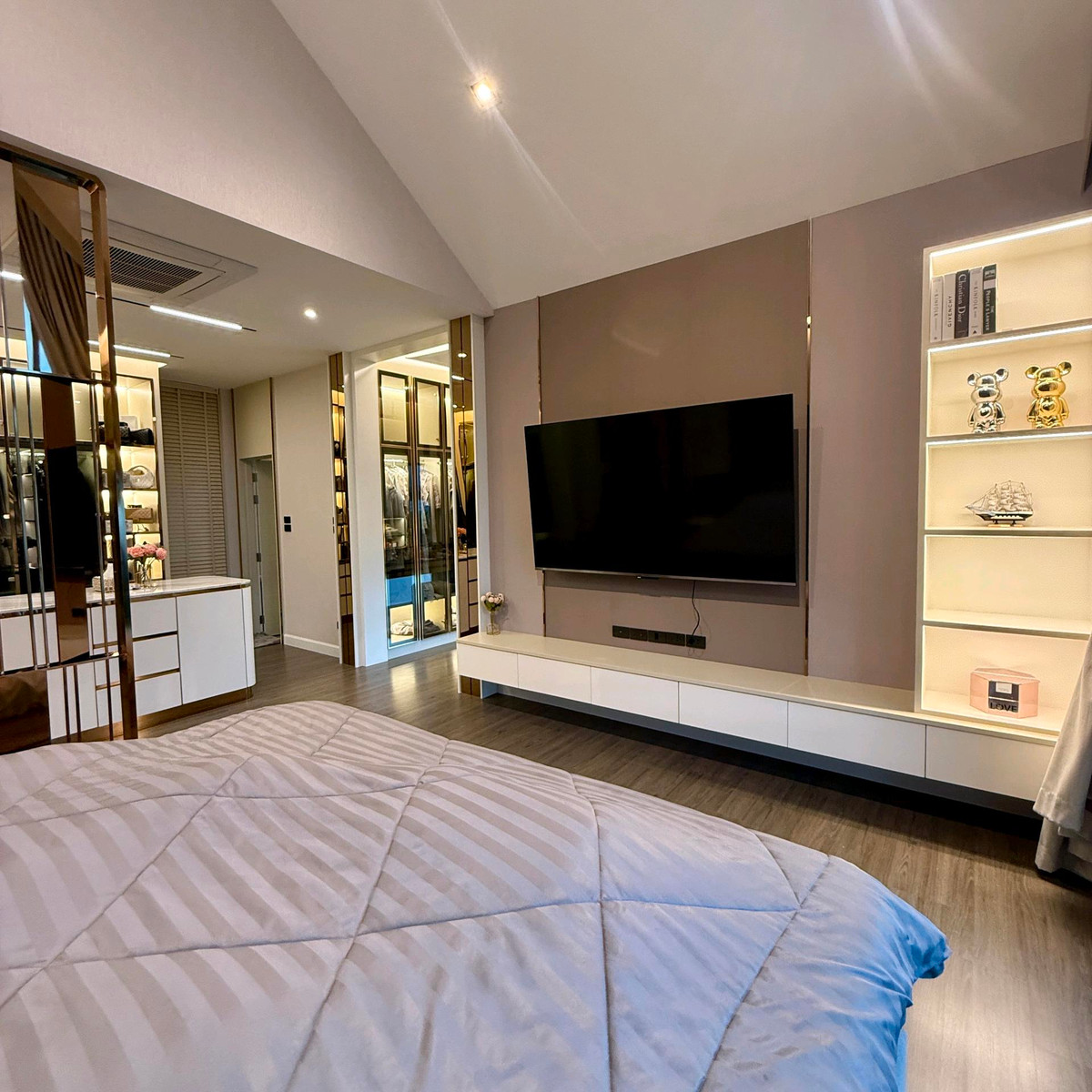 ขายบ้านเสรีไทย-นิด้า : ‼️ลดหนัก7.4ลบ‼️ บ้านหรูย่านลาดพร้าว เสรีไทย Bangkok Boulevard Signature