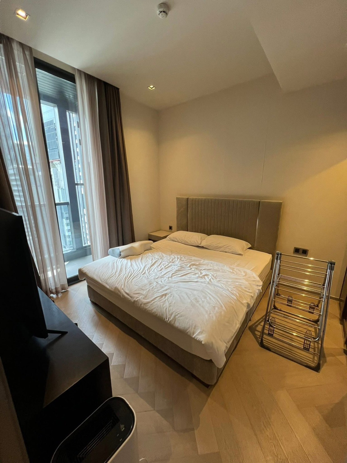 ให้เช่าคอนโดสาทร นราธิวาส : ST358 เดอะ รีเซิร์ฟ สาทร — ใช้ชีวิตเหนือระดับใจกลางเมือง