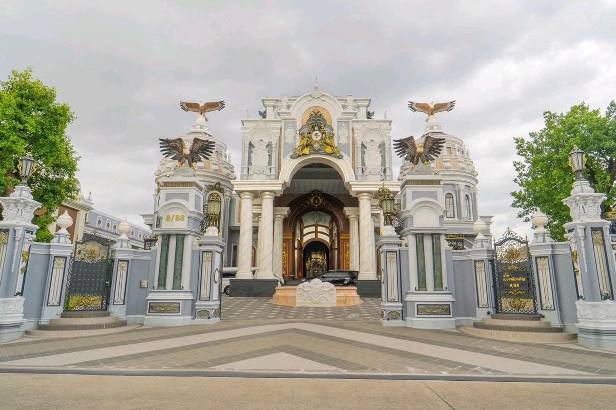 For SalePhutthamonthon, Salaya : Luxury European mansion for sale 8/88 Phutthamonthon Sai 3, area 2 rai, usable area 2,950 sq m., swimming pool - fitness - underground cinema, parking for 20 cars, price 250 million baht ☎️ Look Jeab 065-536-5165 Line: 0655365165 (add from the number)