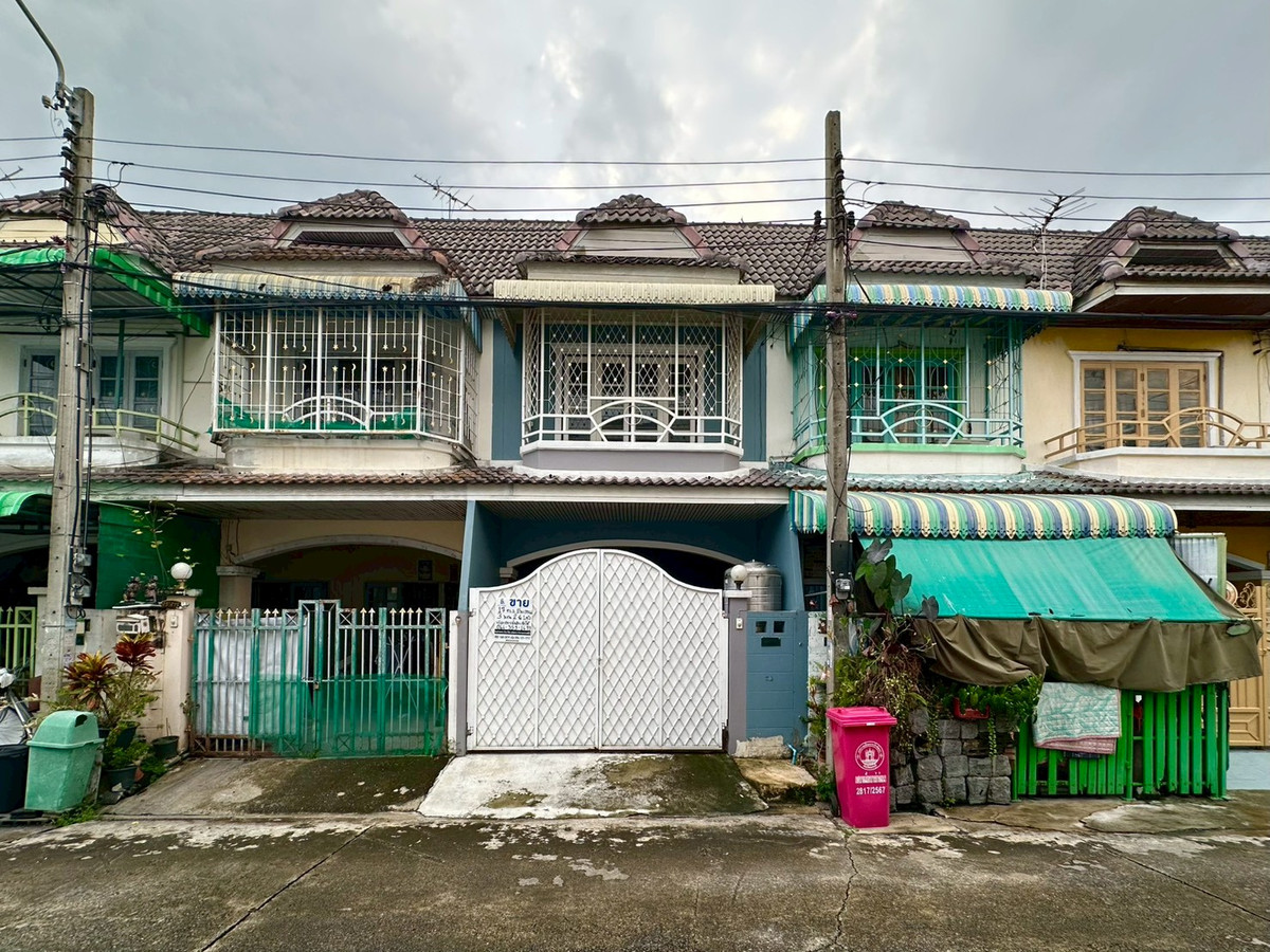 ขายทาวน์โฮมนนทบุรี บางใหญ่ บางบัวทอง : ทาวน์เฮาส์ หมู่บ้านมนวดี ซอยวัดลาดปลาดุก (หน้าบ้านและหลังบ้านไม่ชนหลังอื่น) ต้นโครงการ บางคูรัด บางบัวทอง นนทบุรี