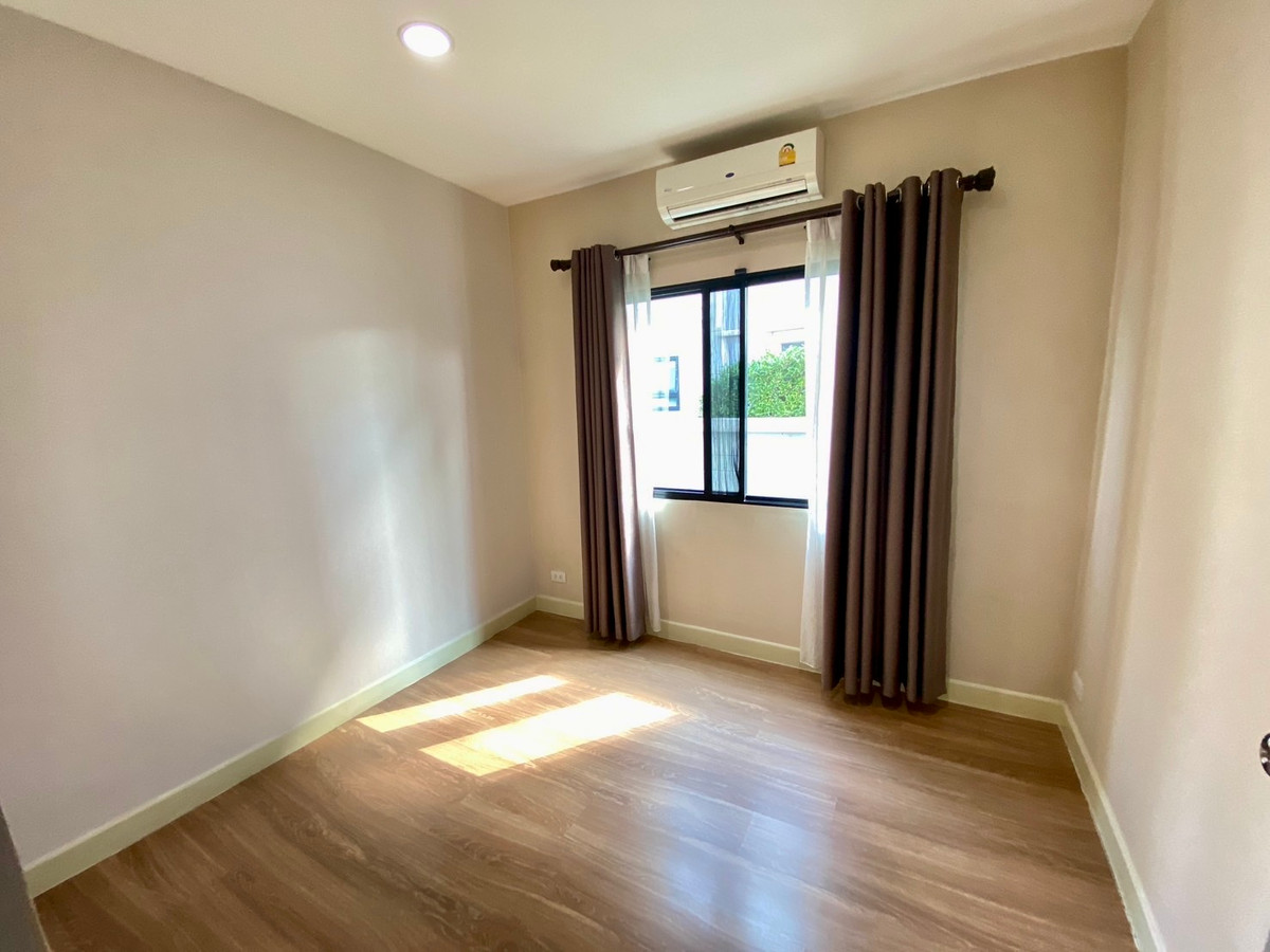 ให้เช่าบ้านนวมินทร์ รามอินทรา : ให้เช่า บ้านเดี่ยว ไลฟ์ บางกอก บลูเลอวาร์ด รามอินทรา 65 | แปลงหน้าสวน ใกล้รถไฟฟ้าสายสีชมพู วัชรพล - คู้บอน | พร้อมอยู่