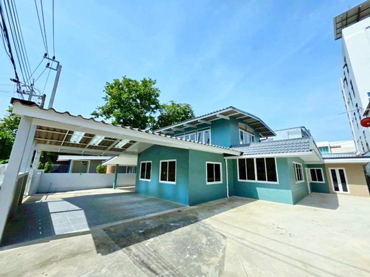 ให้เช่าบ้านสะพานควาย จตุจักร : ให้เช่าบ้านเดี่ยว 2 ชั้น หลังใหญ่ 102ตร.วา รัชดา50-56 ประชาชื่น30 4-7นอนMRTบางซ่อน 1.9กม. รีโนเวทใหม่ทั้งหลัง302ตร.ม. 3 น้ำ