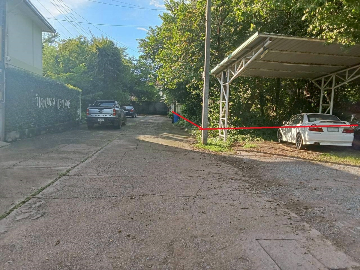 ขายที่ดินอุดรธานี : ที่ดินใจกลางอุดรธานี 130 ตร.ว. ทำเลทองใกล้ทุกความสะดวก เหมาะสร้างบ้านหรือเก็งกำไรระยะยาว ✨ ใกล้ถนนหลัก เดินทางสะดวก น้ำไฟพร้อม 