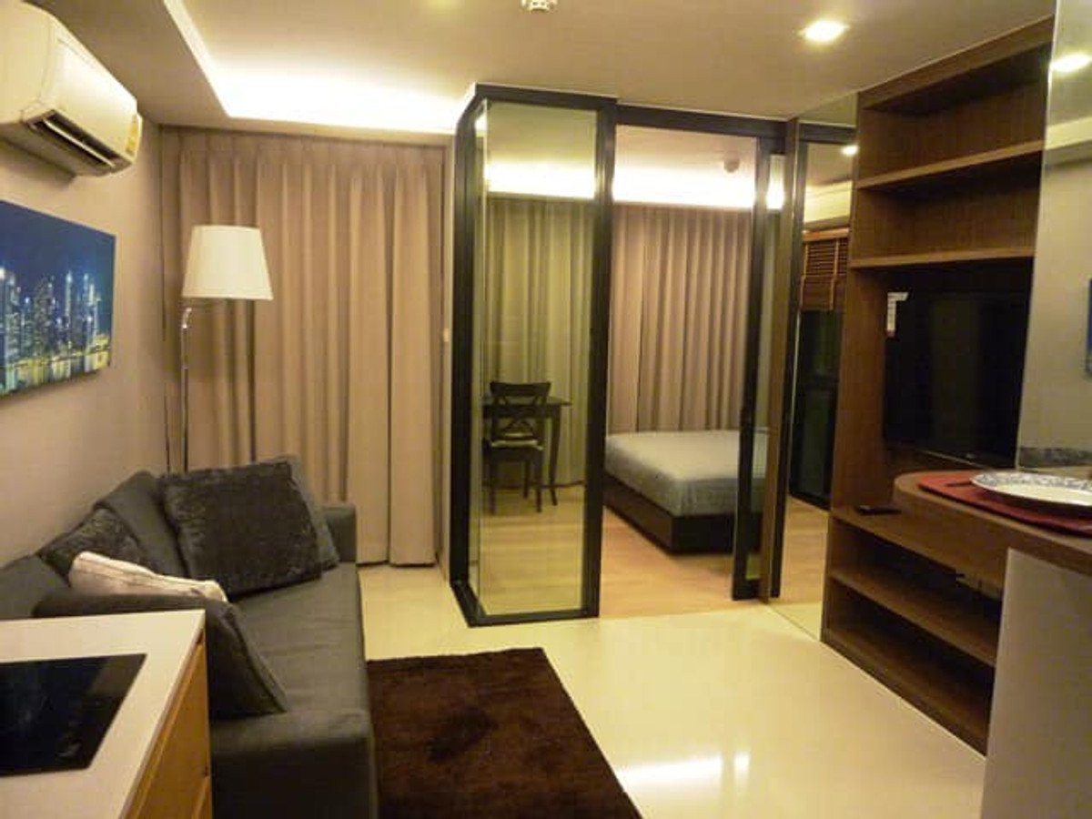 For RentCondoWitthayu, Chidlom, Langsuan, Ploenchit : Ready to move 1 bed 1 bath condo for rent Socio Ruamrudee