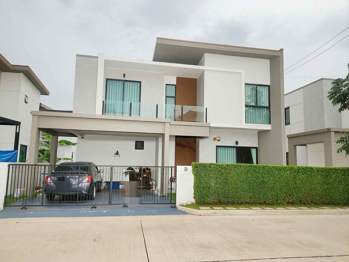 ขายบ้านแจ้งวัฒนะ เมืองทอง : บ้านเดี่ยว 2 ชั้น ตกแต่งครบ พร้อมเข้าอยู่ หมู่บ้าน เอสเกต ไลฟ์ ราชพฤกษ์ – กาญจนา