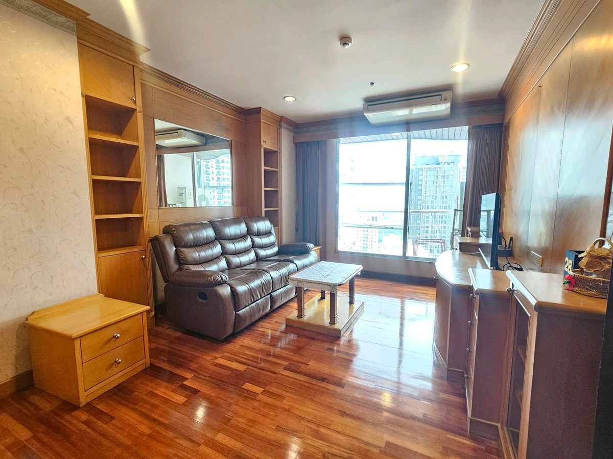 For RentCondoRatchathewi,Phayathai : For Rent : Pathumwan Resort Condo near Phayathai BTS station, 2 bedrooms, 2 bathrooms, beautiful room, ready to move in, right on the cover, with regular parking.