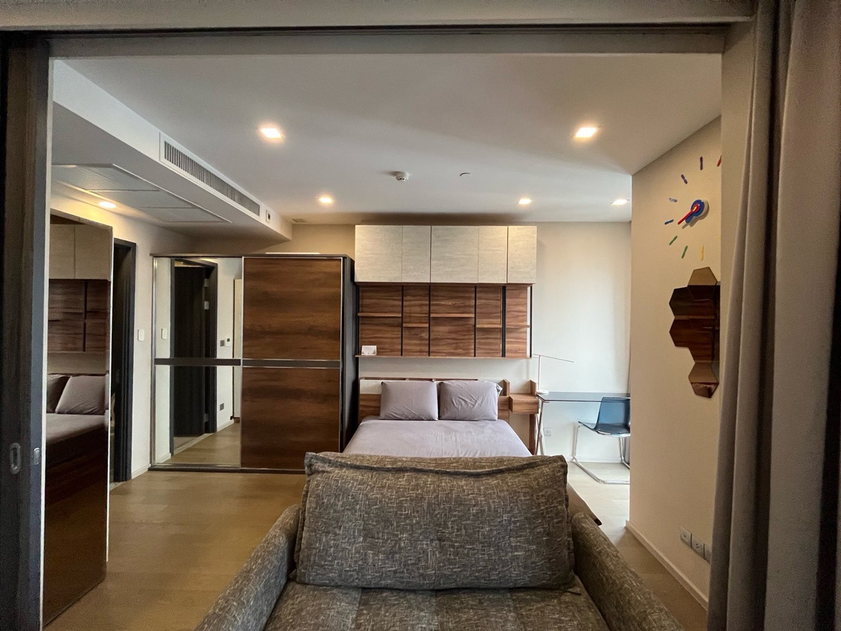 ขายคอนโดสุขุมวิท อโศก ทองหล่อ : ✨ ขาย Ashton Asoke (แอชตัน อโศก)ชั้นสูงมาก วิวสวย ห้อง Rare Unit ราคาพิเศษสุดในโครงการ💰 ราคาพิเศษเพียง 9.5 ล้านบาทจากราคาปกติ 9.8 ล้านบาท📌 ห้องสวยตกแต่งครบ Fully Furnished พร้อมเข้าอยู่ได้ทันที🏙️ พีรพงศ์ ฟีฟ่า 087-808-3690