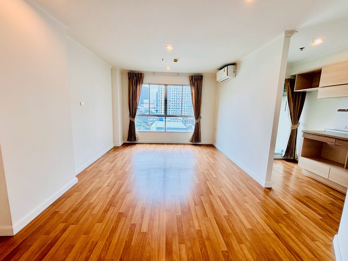 ขายคอนโดคลองเตย กล้วยน้ำไท : ขายถูก ฟรีโอน!! คอนโด ติดม.กรุงเทพ 5 นาที BTS พระโขนง ลุมพินี พระราม4 กล้วยน้ำไท Condo for Sale Free Transfer!! 5 min BTS Phra Khanong Station Lumpini Place Rama 4 Kluaynamthai