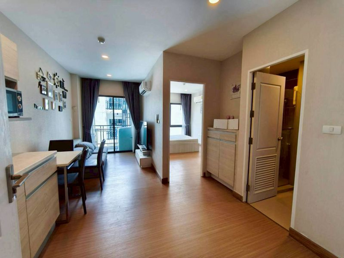 For RentCondoChiang Mai : For Rent: Casa Condo Suan Dok, Chiang Mai 🏢 Perfect city location — right opposite Maharaj Hospital (Suan Dok) and close to CMU & Nimmanhaemin Rd. 🌿