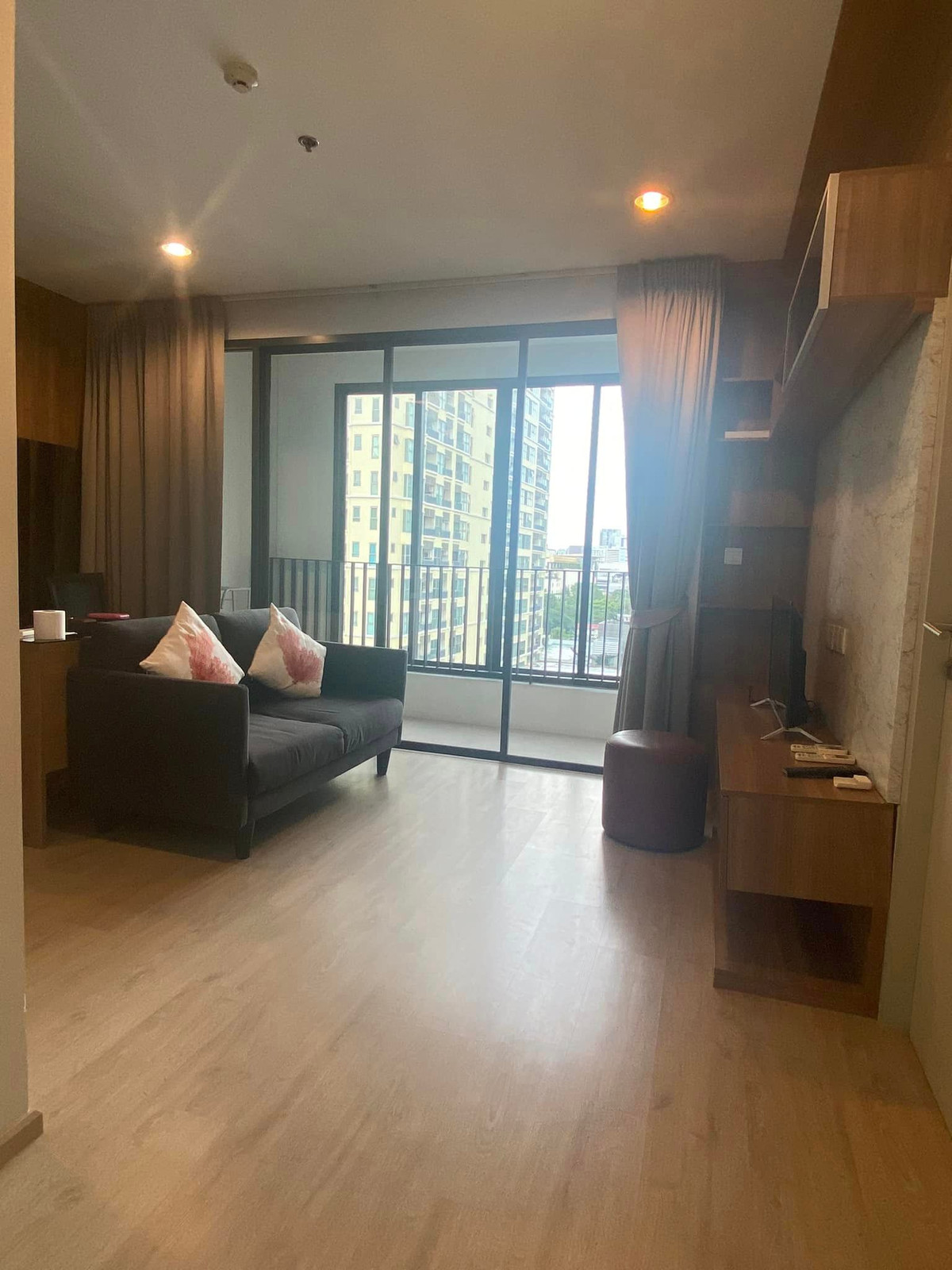 For SaleCondoRatchathewi,Phayathai : Ideo Q Ratchathewi【𝐒𝐄𝐋𝐋 & 𝐑𝐄𝐍𝐓】🔥Modern, cool, yet elegant, with a bright tone that looks slightly expensive🔥 Contact Line ID: @hacondo