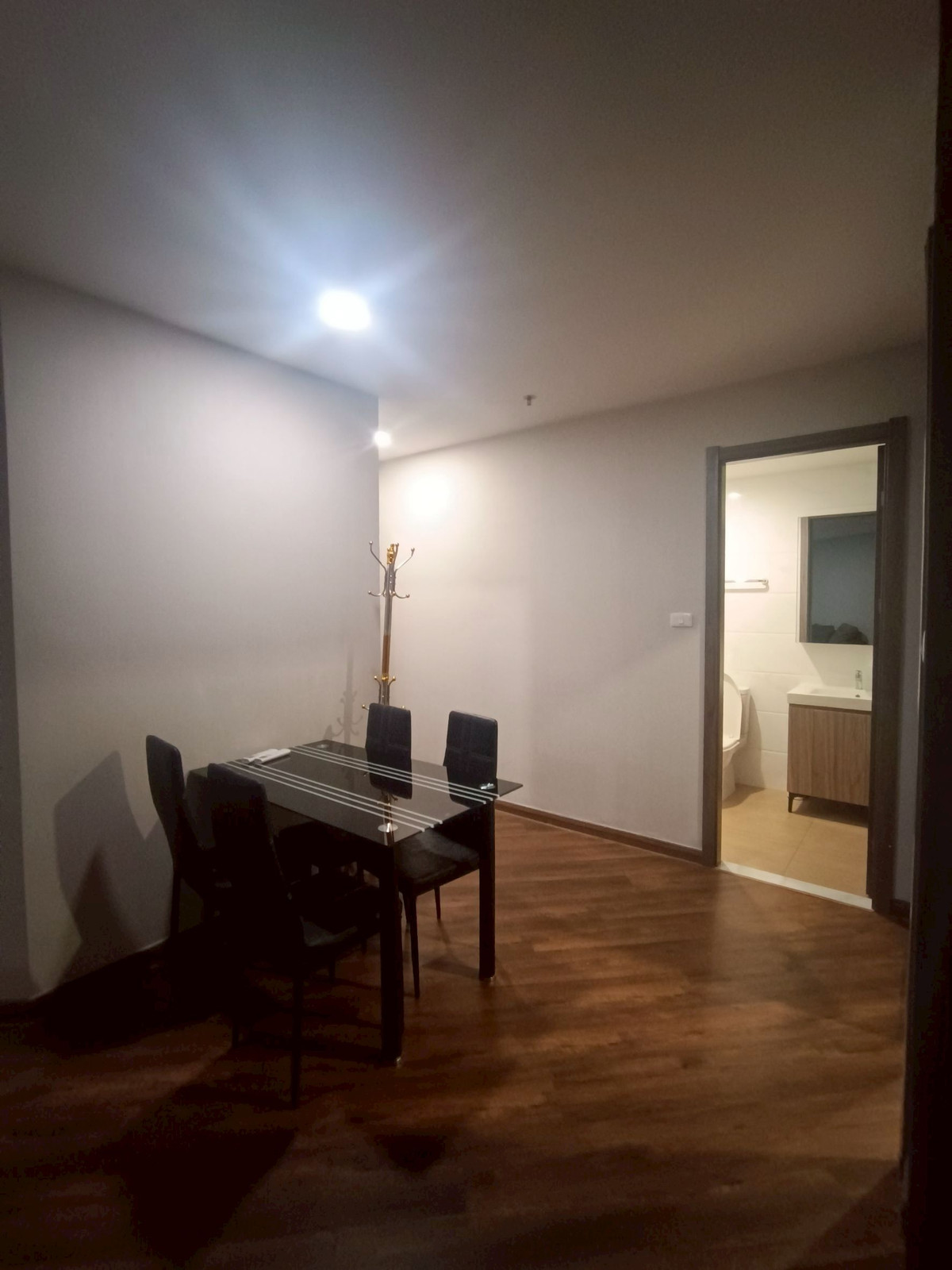 ให้เช่าคอนโดรัชดา ห้วยขวาง : ให้เช่า Artisan Ratchada 2 ห้องนอน ราคาพิเศษ!!!!