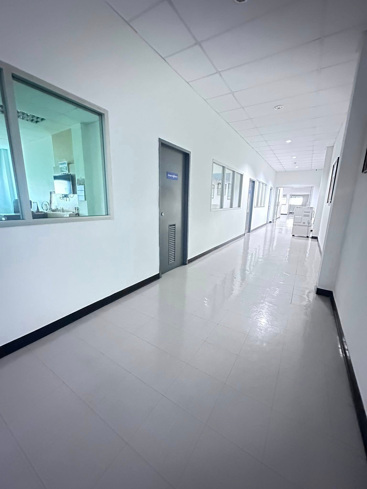 ขายโรงงานลาดกระบัง สุวรรณภูมิ : 🏭✨ โอกาสทอง! #ขายโรงงาน #พื้นที่สีม่วง พร้อมใบอนุญาต (รง.) ย่าน #ลาดกระบัง! 