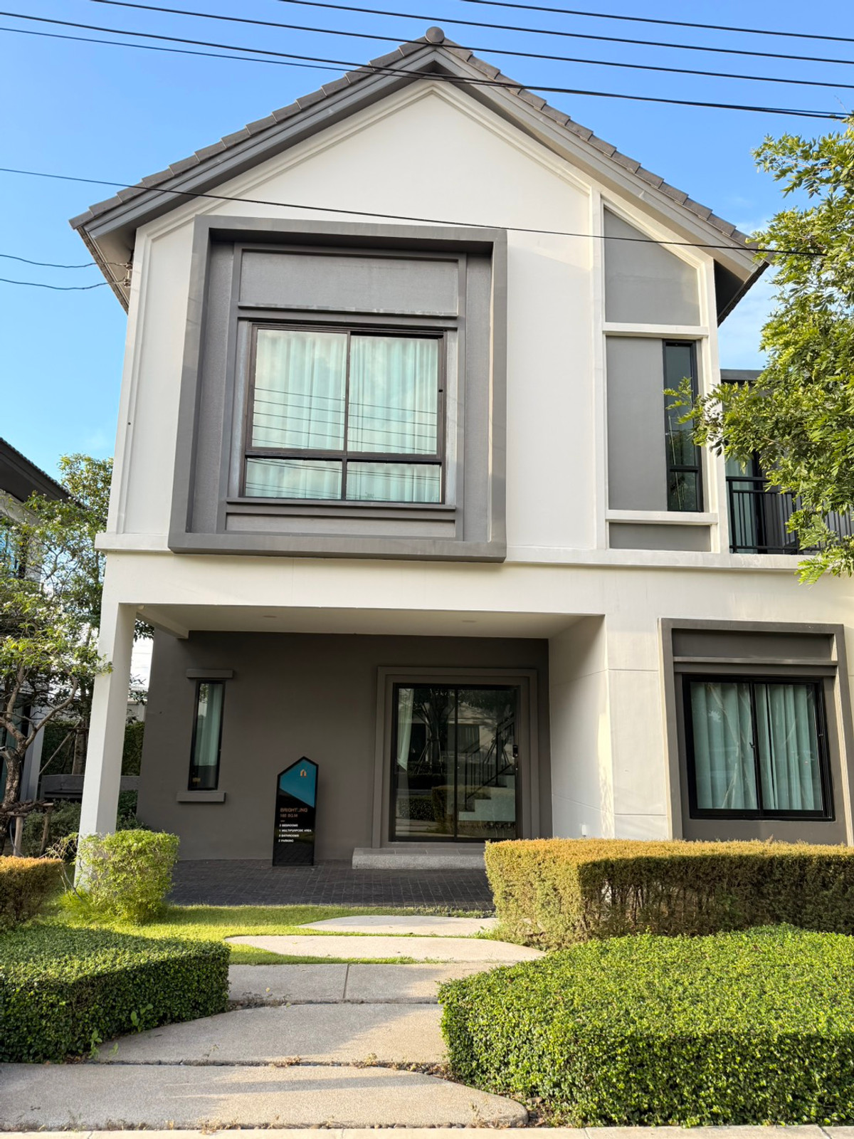 ขายปทุมธานี รังสิต ธรรมศาสตร์ : 📣 บ้านตัวอย่างพร้อมอยู่ แต่งครบ พร้อมเฟอร์บิ้วอิน! 