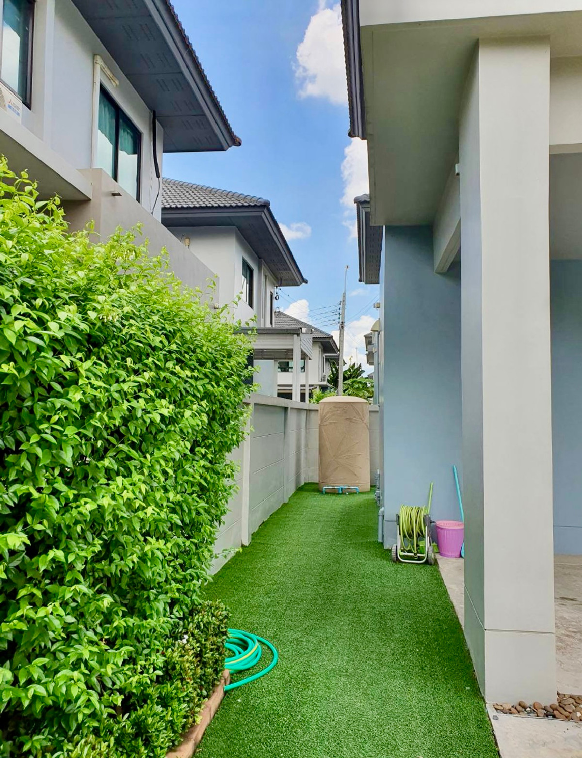 ให้เช่าบ้านนวมินทร์ รามอินทรา : ให้เช่า บ้านเดี่ยว ไลฟ์ บางกอก บลูเลอวาร์ด รามอินทรา 65 | แปลงหน้าสวน ใกล้รถไฟฟ้าสายสีชมพู วัชรพล - คู้บอน | พร้อมอยู่