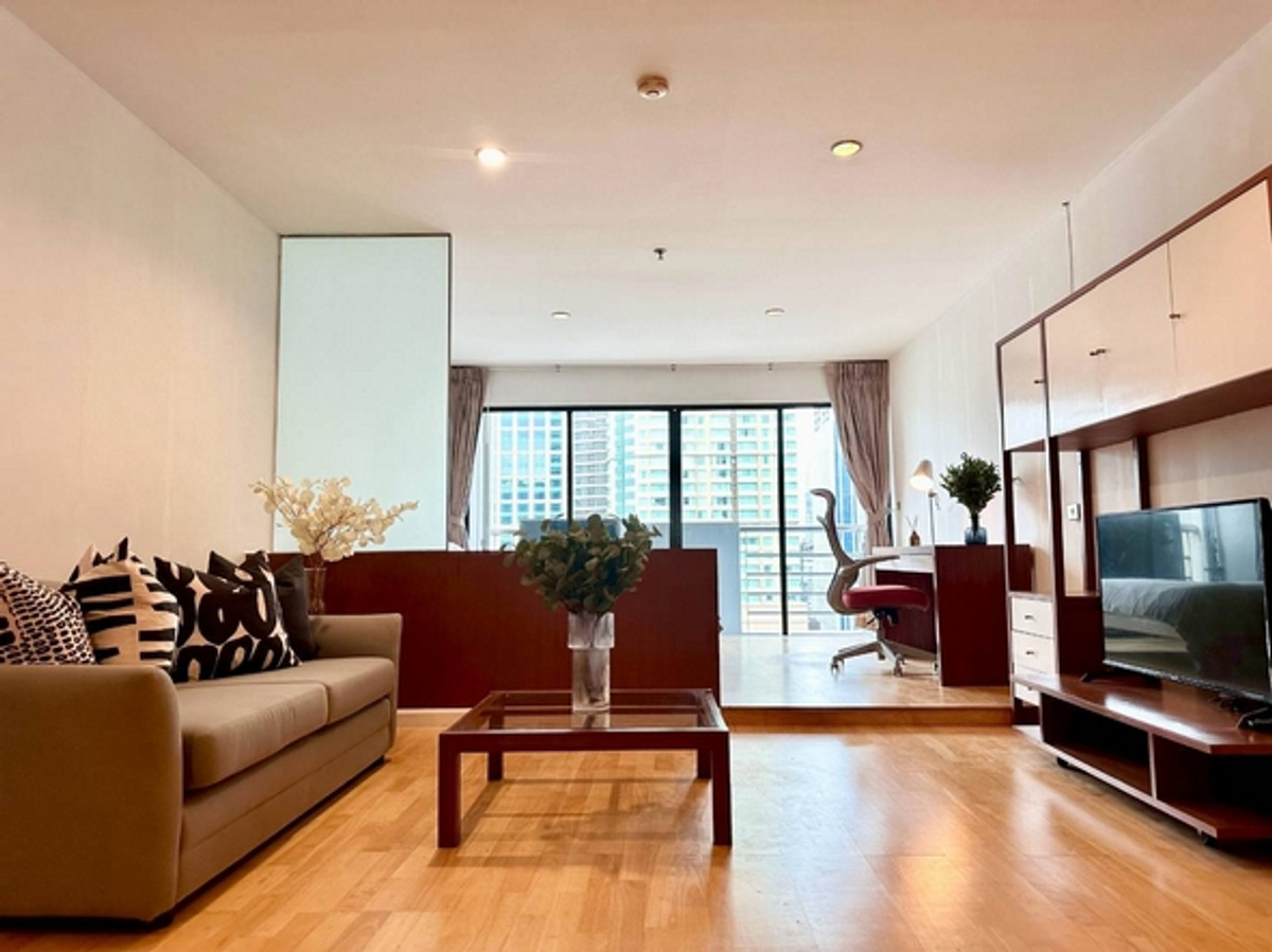 For RentCondoSiam Paragon ,Chulalongkorn,Samyan : Condo for rent, The Grand Regent, size 53 sq m., next to BTS Ratchadamri.