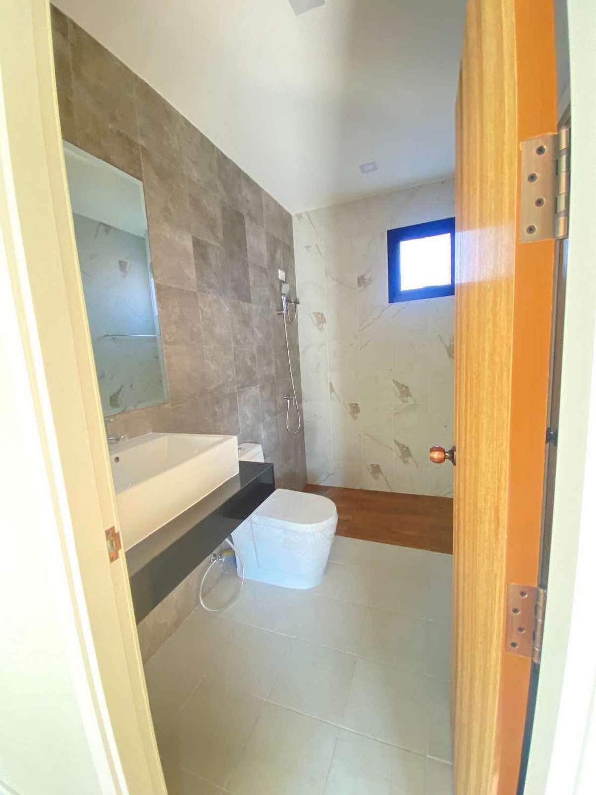 ขายบ้านพัทยา บางแสน ชลบุรี สัตหีบ : ลดเป็นล้าน 🔥 บ้านเดี่ยว เดอะ เลเจนด์ บางแสน / 4 ห้องนอน (ขาย), The Legend Bangsaen / Detached House 4 Bedrooms (FOR SALE) YEAN042