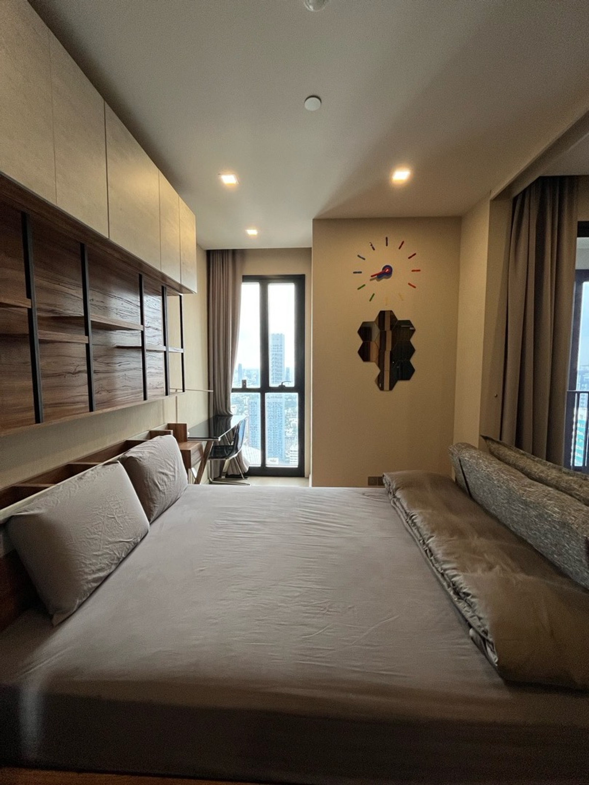 For SaleCondoSukhumvit, Asoke, Thonglor : Peeraphong FIFA 087-808-3690