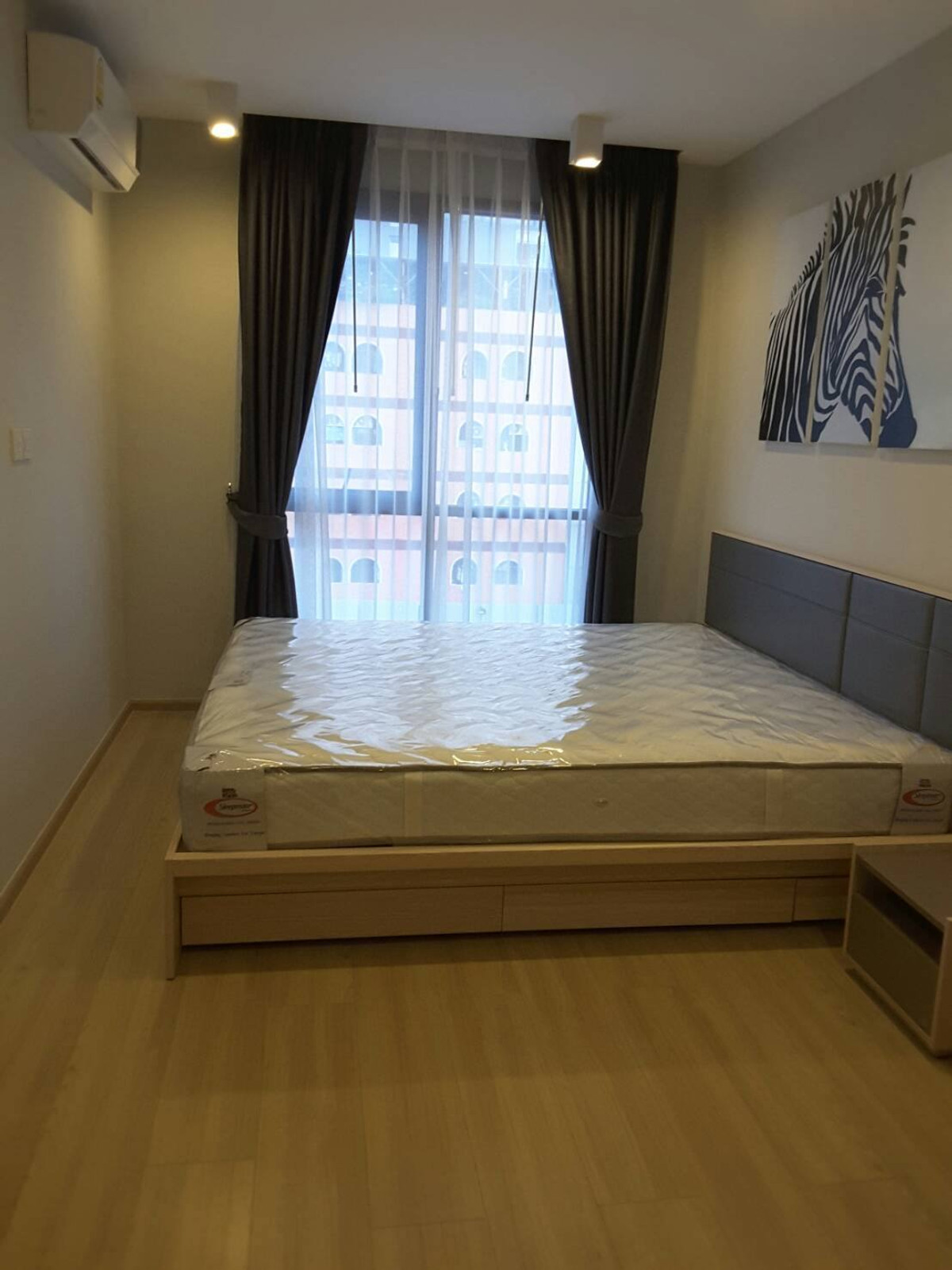 For RentCondoRatchathewi,Phayathai : Maestro 12 Ratchathewi【𝐑𝐄𝐍𝐓】🔥Simple but looks good from every angle. Clean design in soothing tones.🔥 Contact Line ID: @hacondo