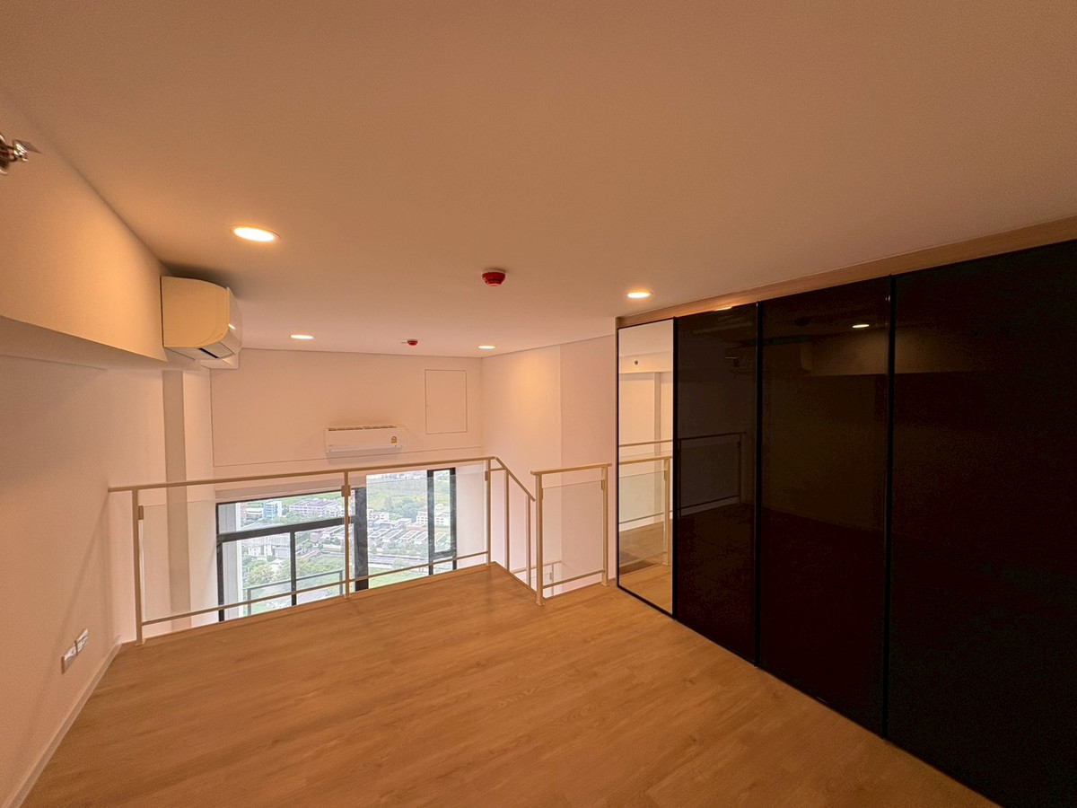 ขายคอนโดพระราม 9 เพชรบุรีตัดใหม่ RCA : ขายคอนโดพระราม 9 ห้องใหม่ไม่เคยเข้าอยู่ ห้อง 2 ชั้น  1 ห้องนอน 1 ห้องน่ำ พื้นที่ใช้สอยขนาด 37 ตร.ม.  ราคาลดพิเศษเพียง 3.99 ลบ. เจ้าของขายเอง