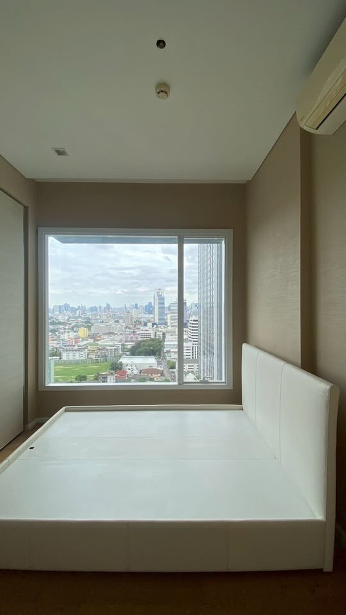 ขายคอนโดลาดพร้าว เซ็นทรัลลาดพร้าว : 🔥 ราคาดีที่สุดในตลาด! ห้องสวย Fully Furnished พร้อมเข้าอยู่ทันที 🔥 📍 The Saint Residences (เดอะ เซนต์ เรสสิเด้นเซส)