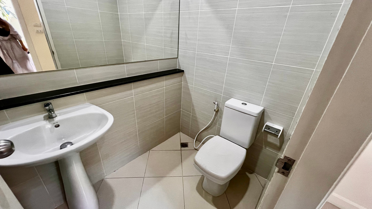 ขายทาวน์โฮมเกษตร นวมินทร์ ลาดปลาเค้า : ขาย ทาวน์โฮม 4 ชั้น Premium Place เอกมัย–รามอินทรา | ทำเลศักยภาพ ใกล้เลียบด่วน | เหมาะอยู่อาศัย–ทำออฟฟิศ–ลงทุนปล่อยเช่า