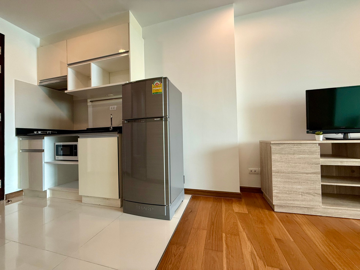 For SaleCondoLadprao, Central Ladprao : Condo for sale THE LINE Phahonyothin Park (Building A) 1 bedroom, 1 bathroom, 38 sq m, 29th floor, southern view, good wind, doesnt block the view 💰 Special price only 3.19 million baht (ALL IN) 🏡 Peeraphong FIFA 📞 087-808-3690