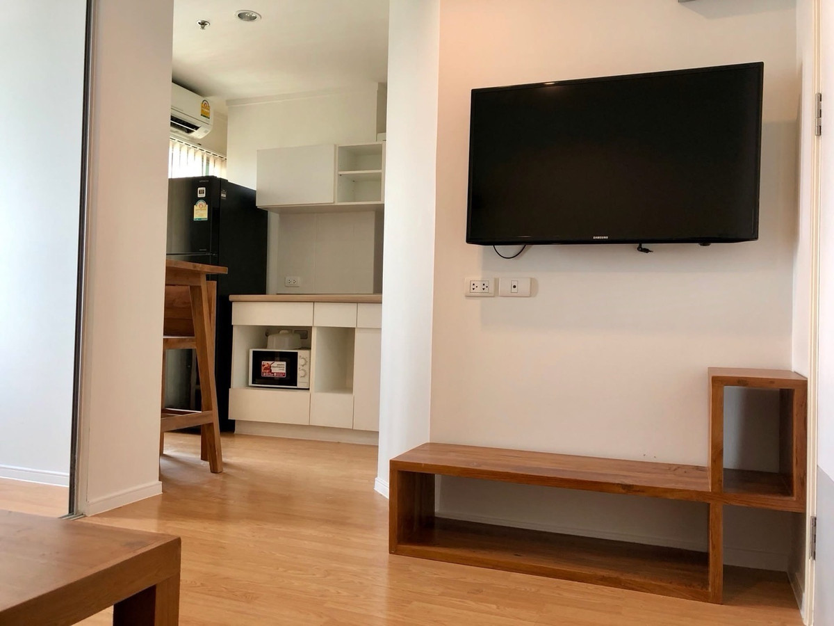 ให้เช่าคอนโดพัฒนาการ ศรีนครินทร์ : ลุมพินี เพลส ศรีนครินทร์ - หัวหมาก สเตชั่น 27ตรม. เฟอร์ครบ 10,000 บาท