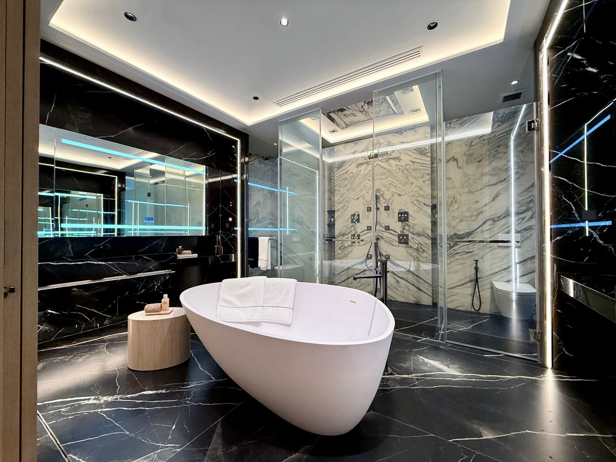 For SaleHouseBang Sue, Wong Sawang, Tao Pun : Very exclusive 3-story luxury house for sale, SONLE Residences Ratchadaphisek, Ultra Luxury Mansion in the heart of the city - only 5 exclusive homes from SC Asset, starting at 260 million baht.