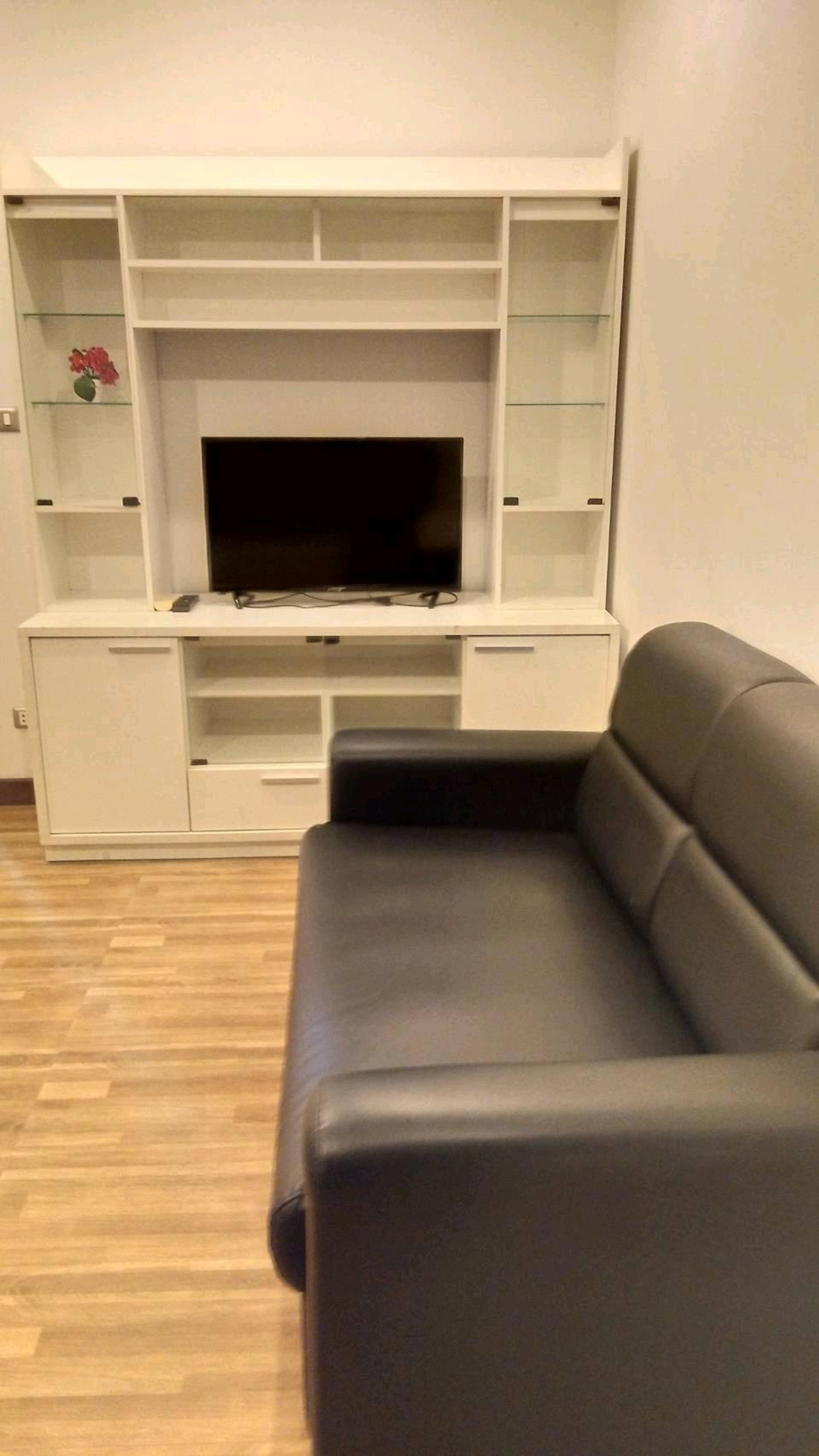 ให้เช่าคอนโดพระราม 3 สาธุประดิษฐ์ : ให้เช่า​ คอนโด​ เลอริข พระราม 3
ชั้น 8 ขนาด 30 ตรม. 
ราคา 8, 500บาท